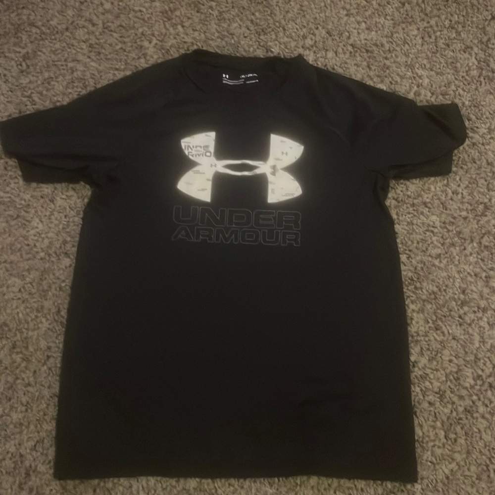 Under Armour tee